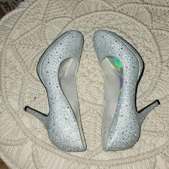 Silver Slipper Heels - Picture 4 of 5